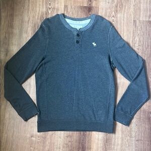 Abercrombie & Fitch Gray Crewneck Shirt